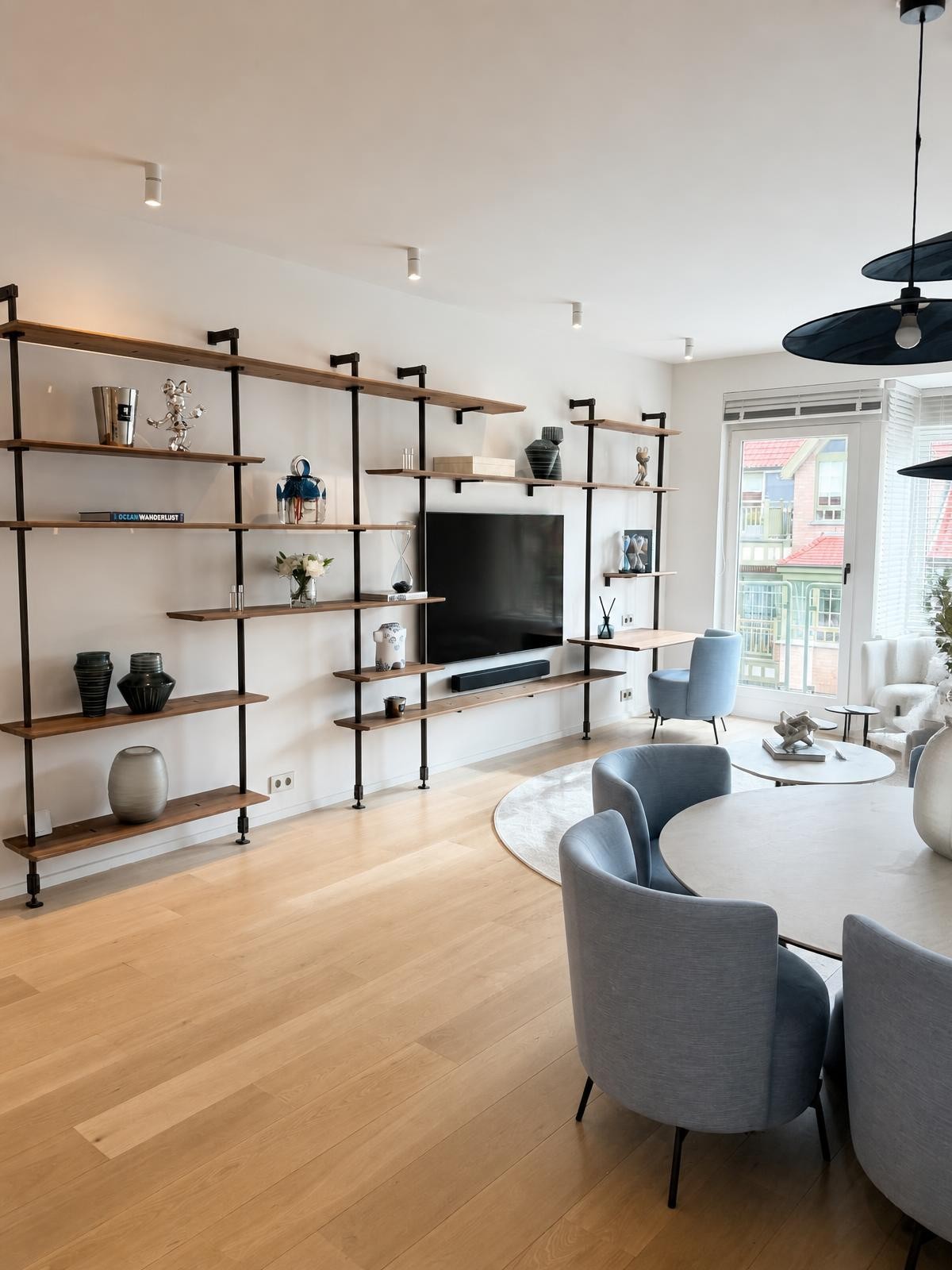 Séjour lumineux et traversant de l'appartement Welvaert à Knokke